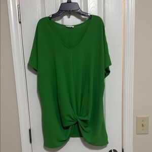 Chic Soul Size 1X Green Relaxed Tie Front Short Sleeve Blouse